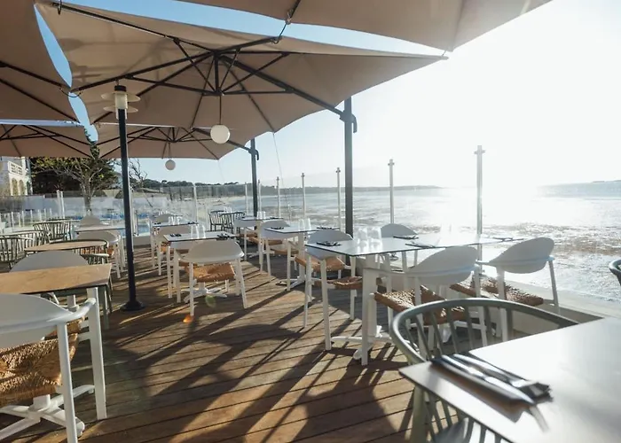 Beach Hotel - Le Grand Chalet